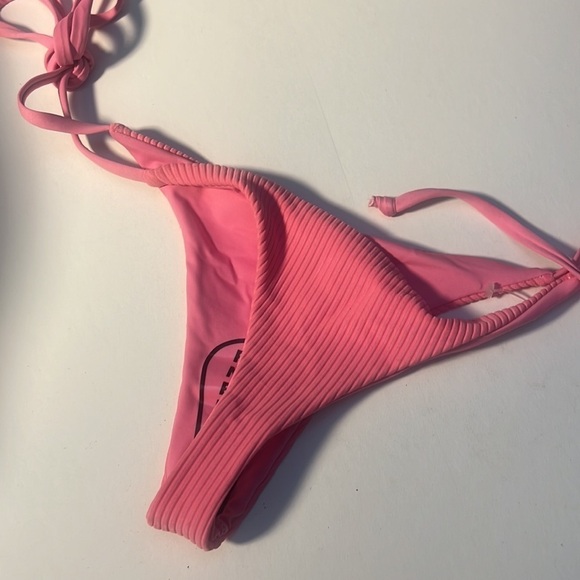 Frankies Bikinis Ribbed bikini bottoms NWOT - Picture 3 of 3